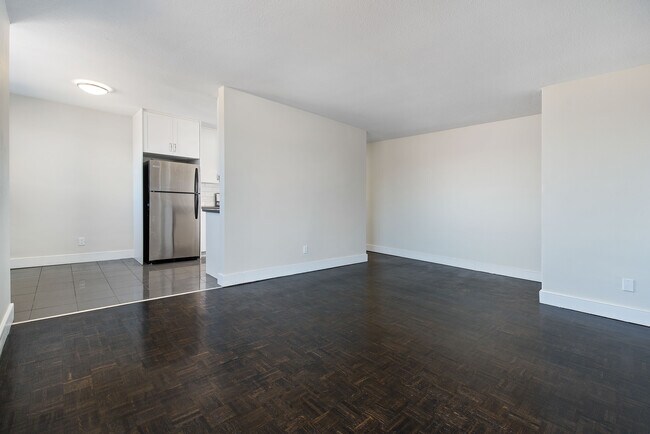 Photo - 1619-1625 Dufferin St