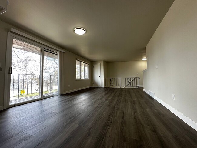 Photo - 2746 Nicolet Dr