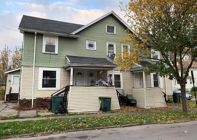 Photo - 115 Sterling St