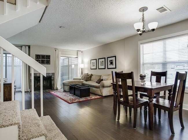 Photo - 3321 Oak Grove Ave Unidad 1417