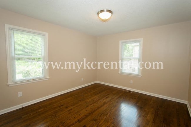 Photo - 5329 Linden St