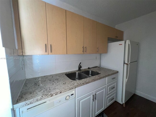 Photo - 1129 Lake Victoria Dr Unit J