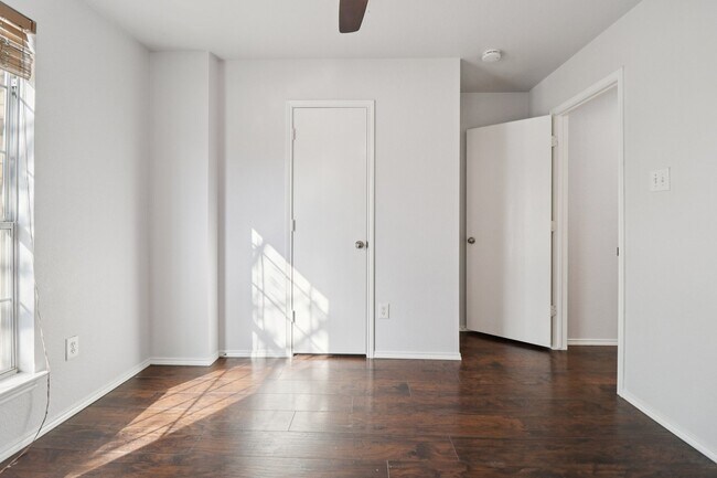 Photo - 4937 Spur Ridge Ct
