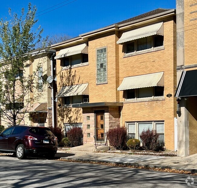 Building Photo - 5816 W Montrose Ave Unit 1E Rental