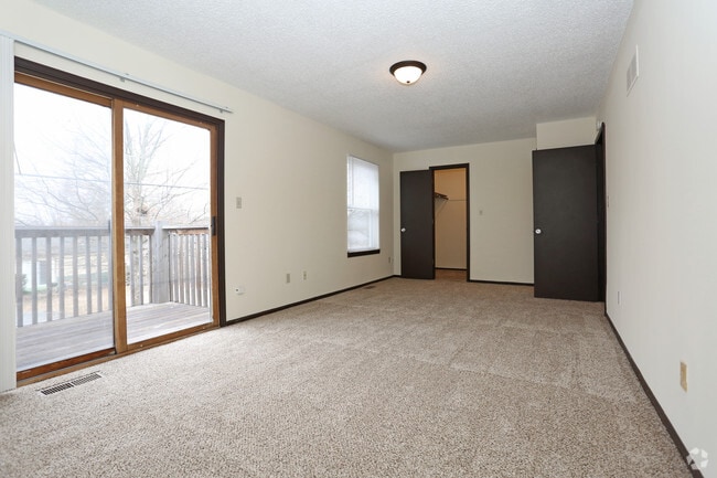 3BR, 2.5BA - 1500 SF