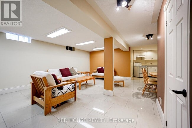 Photo - 4450 Mayflower Dr