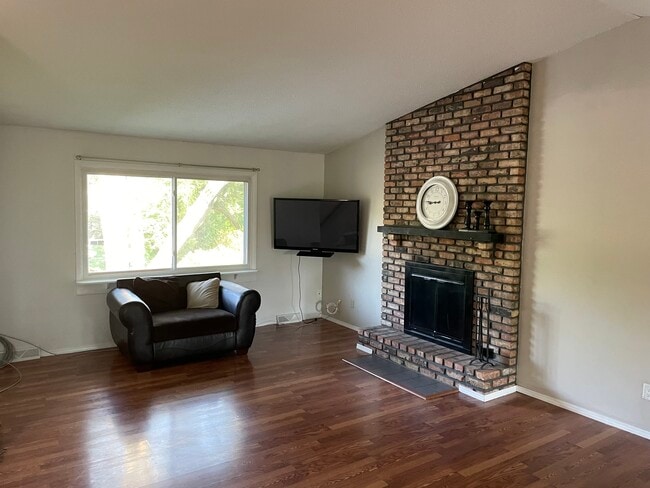 Photo - 1435 Valley View Dr