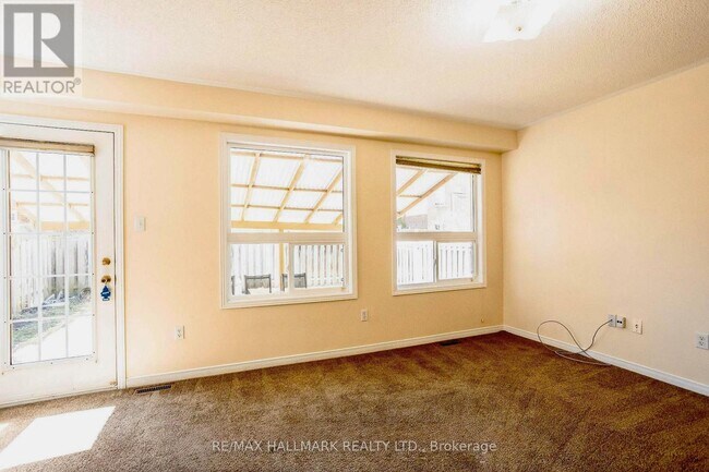 Photo - 384 Flagstone Way