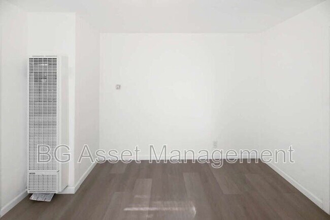 Photo - 3027 Yolo Ave