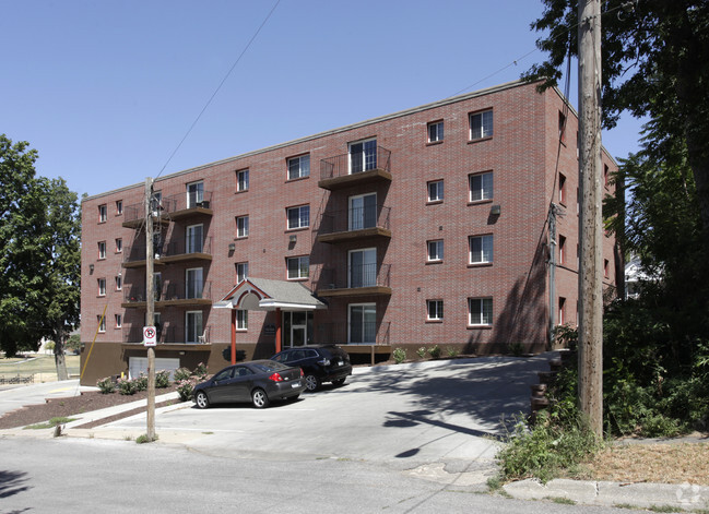 Building Photo - The Park Terrace Rental