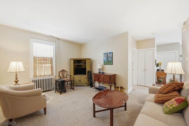 82 Maple Ave
