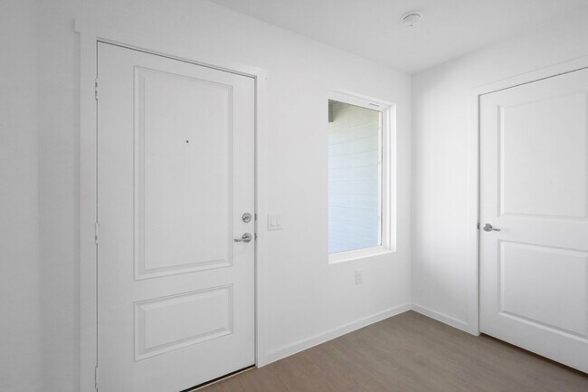 Photo - 1442 Mira Mill