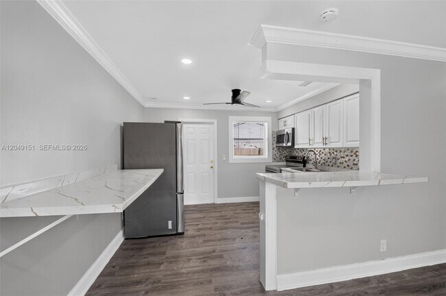 Photo - 824 Bayberry Dr Unit Front