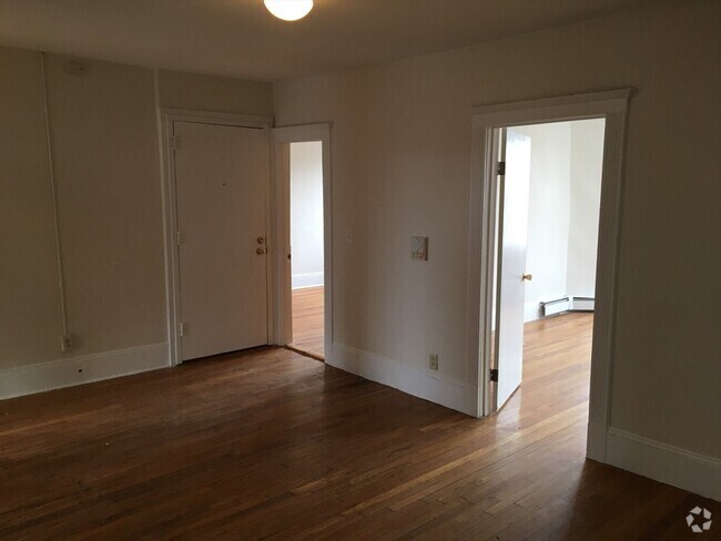 Building Photo - 1676 Commonwealth Ave Unit 2 Rental
