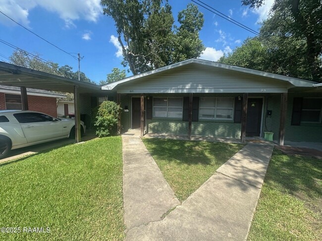Building Photo - 1618 W St Mary Blvd Rental
