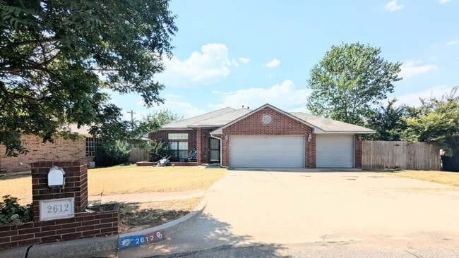 Building Photo - 2612 Deer Run Dr