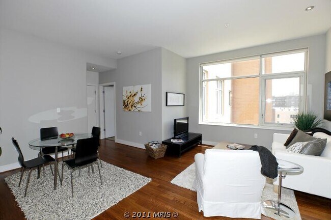 Photo - 1348 Euclid St NW Unidad 307
