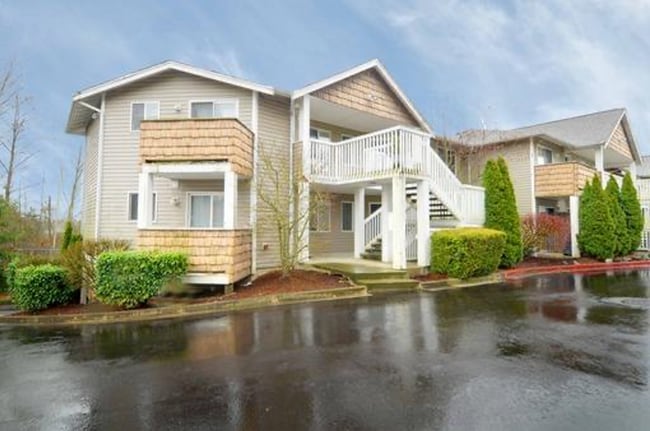Building Photo - Ideal 1 Bed 1 Bath Lynnwood Condo with W/D In-Unit! Unit 201