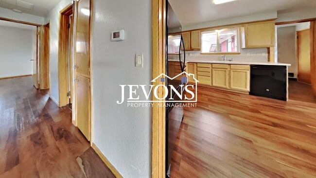 Photo - 223 S 79th St