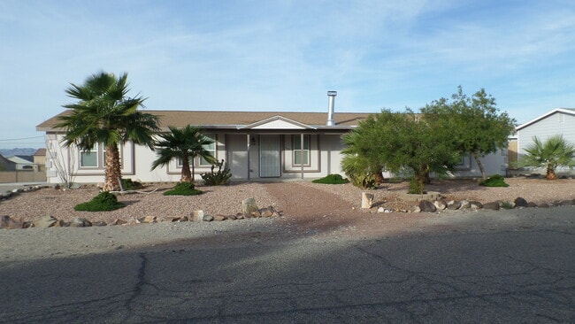 Building Photo - WINTER RENTAL -- 3 Bedroom 2 Bath Home