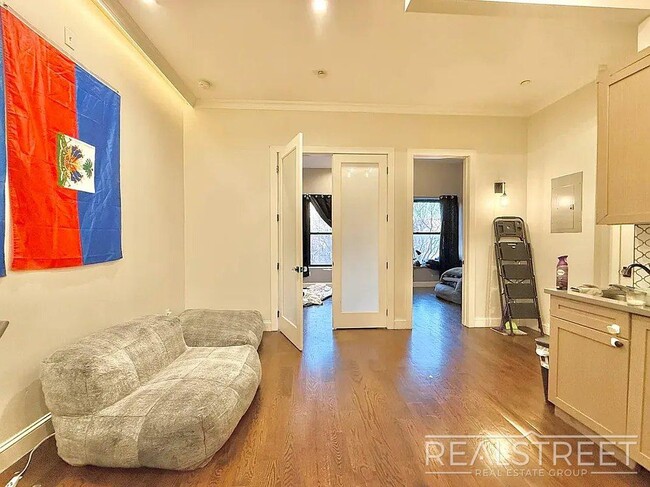 Photo - Myrtle Avenue Unit 3E