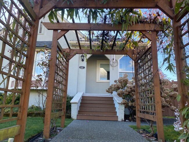 Photo - Ballard Loyal Heights Home