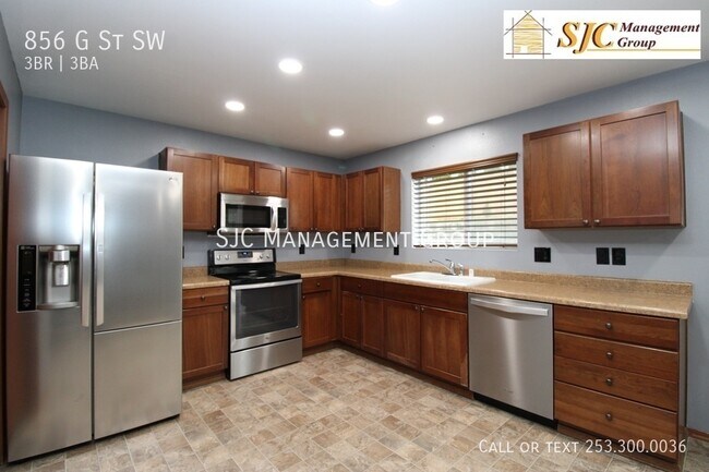 Photo - 856 G St SW