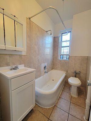 Photo - 1 bedroom in BRONX NY 10458 Condo Unit E3