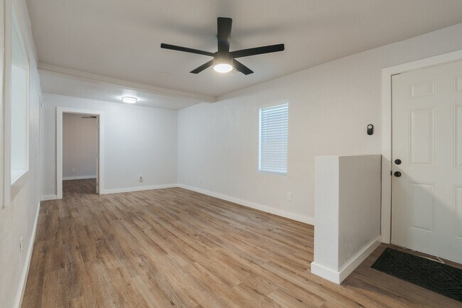 Photo - 600 SW 33rd St