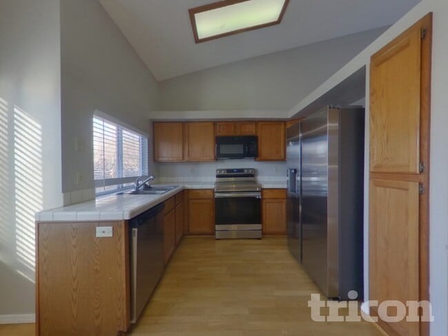 Photo - 35 Rusnak Ct