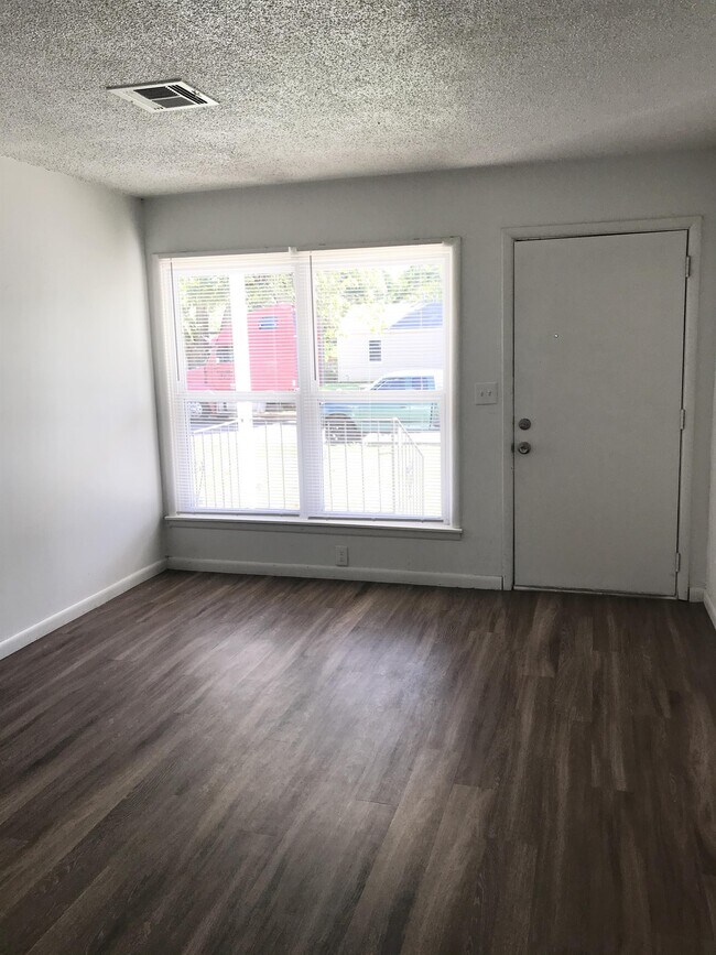 Photo - 3209 NE 14th St