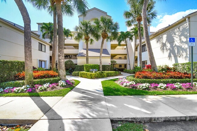 Photo - 318 Oak Harbour Dr Unit 318