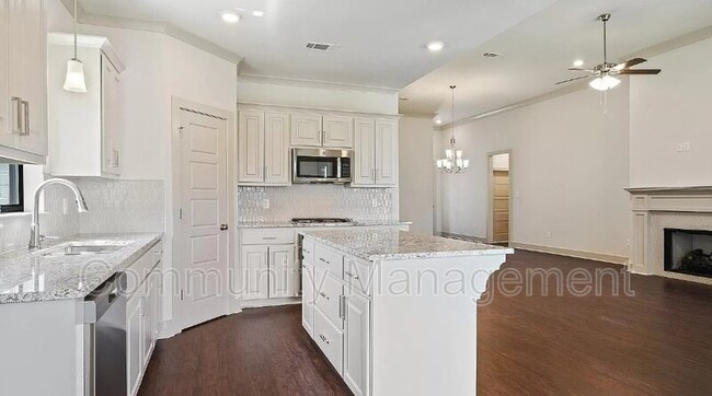 Photo - 14032 Eastover Ave