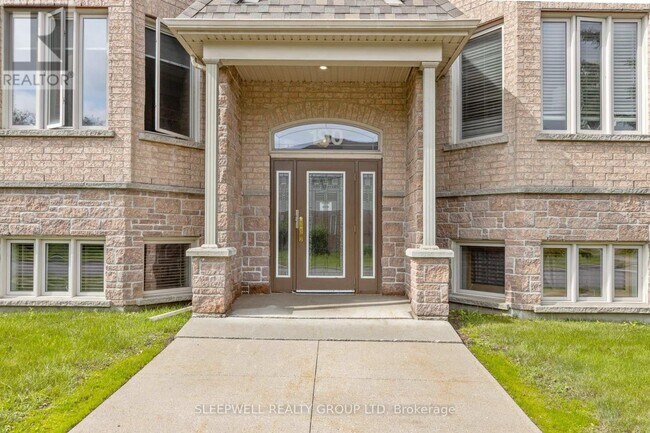Photo - 190 Rustic Hills Crescent Unit 7