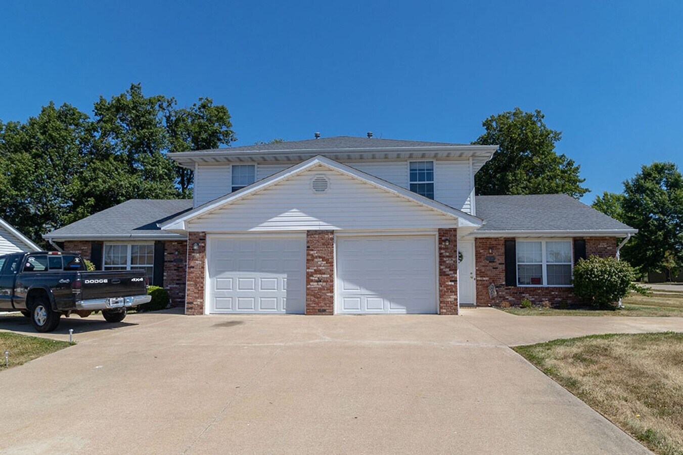 Photo - 3 Bedroom Duplex!