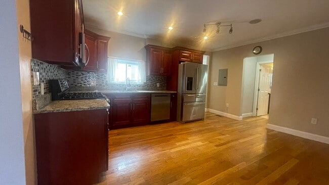 Photo - 87 W Selden St Unit 1