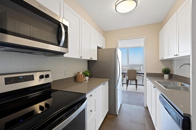 Photo - Bromley Square