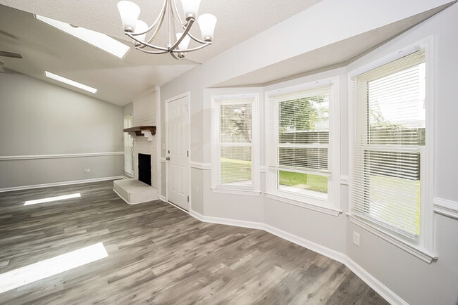 Photo - 8117 N Ridgebrook Dr