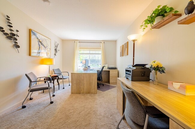 Photo - Carriage Square