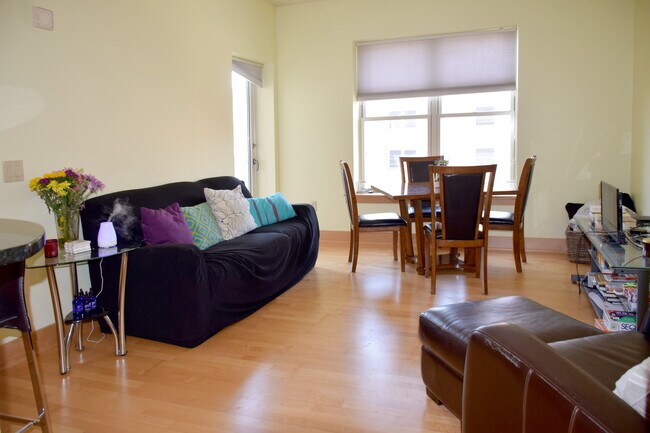 Photo - 333 W Mifflin St Unidad 5050