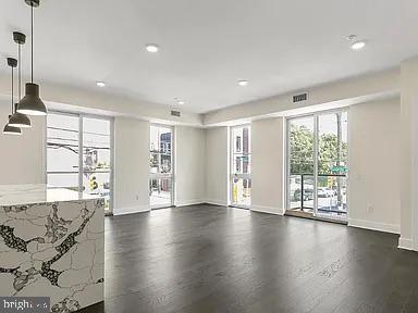 Photo - 1868 Frankford Ave