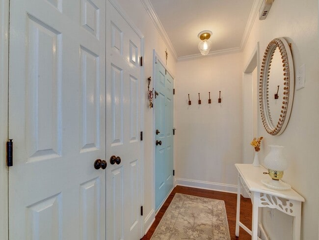 Photo - A picture perfect cottage home ready for you with community pool!