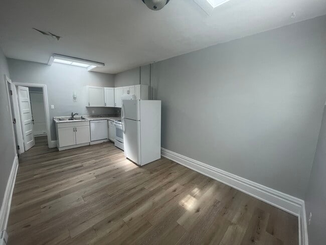 Photo - 116 W Main St Unit Apartment #3