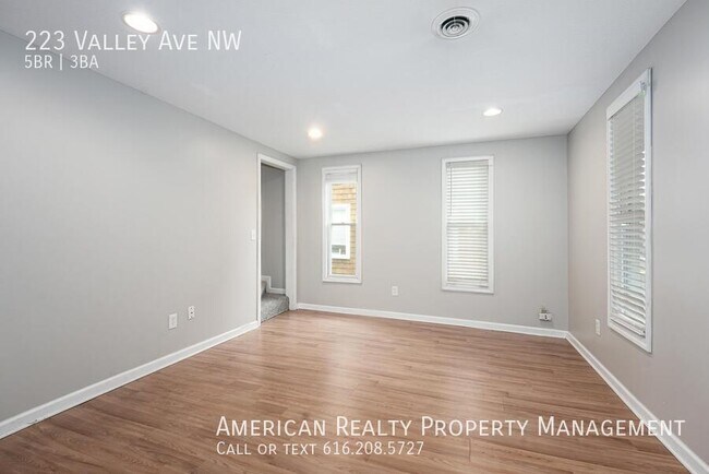Photo - 223 Valley Ave NW