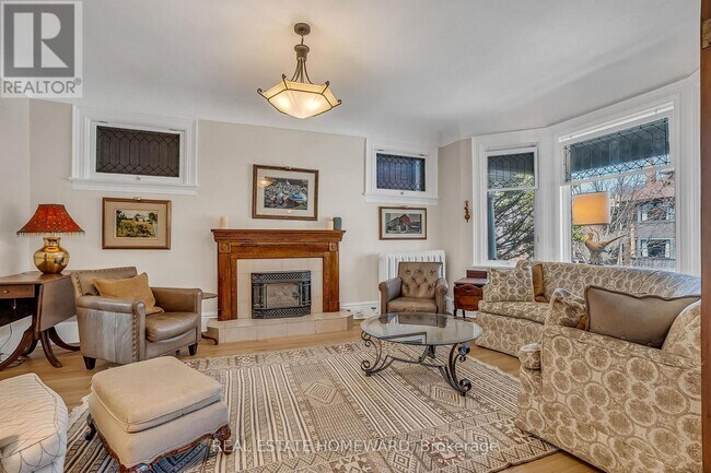 Photo - 295 Wright Ave