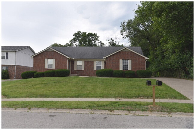 Building Photo - 105 Oakmont Ln