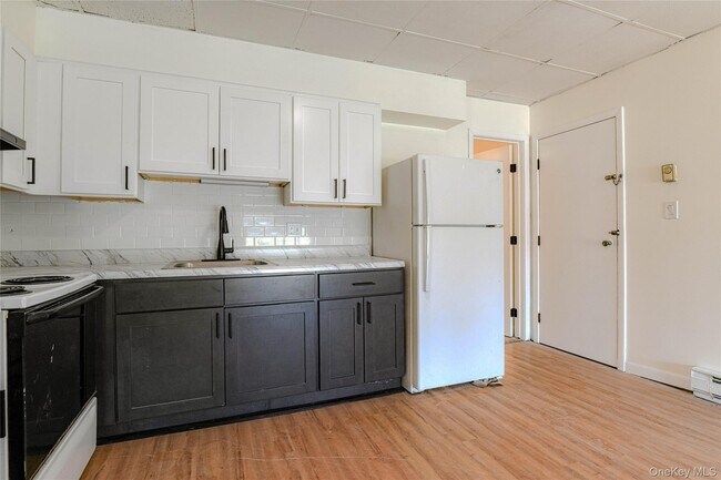 Photo - 1614 US-9W Unit 3