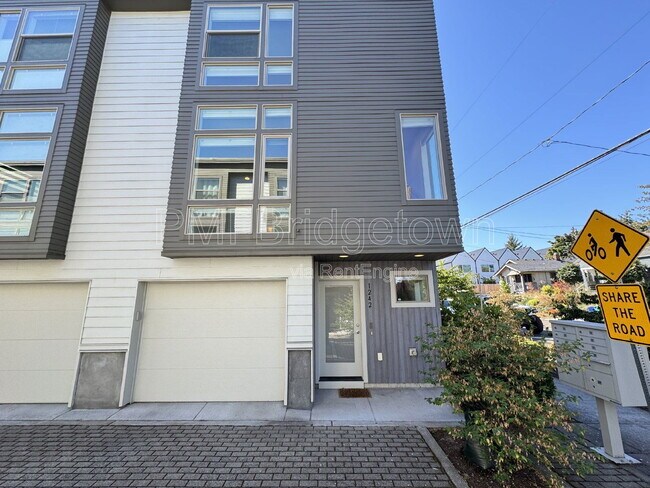 Photo - 1242 N Morgan St