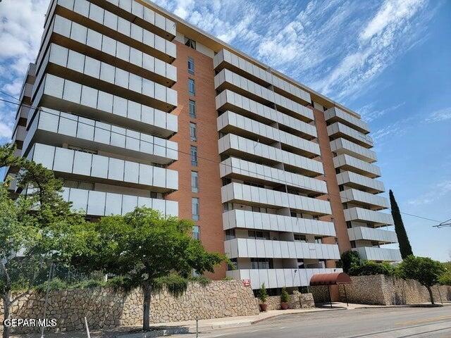 Building Photo - 1800 N Stanton St Unit 908