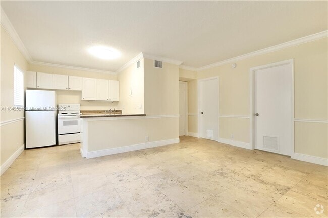 Building Photo - 1429 SW 9th St Unit 5 Rental
